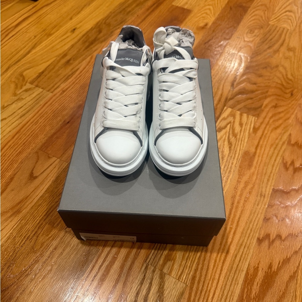 Alexander Mcqueen Exaggerated White and Gray 3M Sneakers LIMITED - Picture 2 of 7